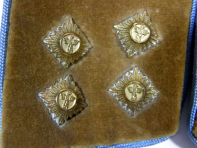 Orts level collar tabs 